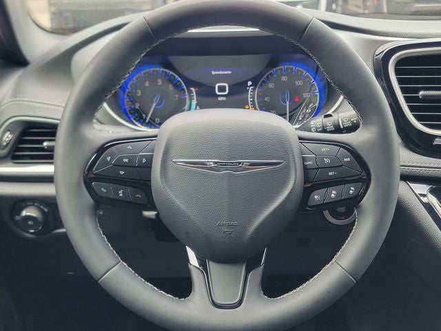 2024 Chrysler Pacifica Touring