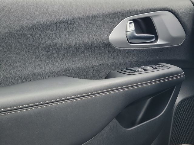 2024 Chrysler Pacifica Touring