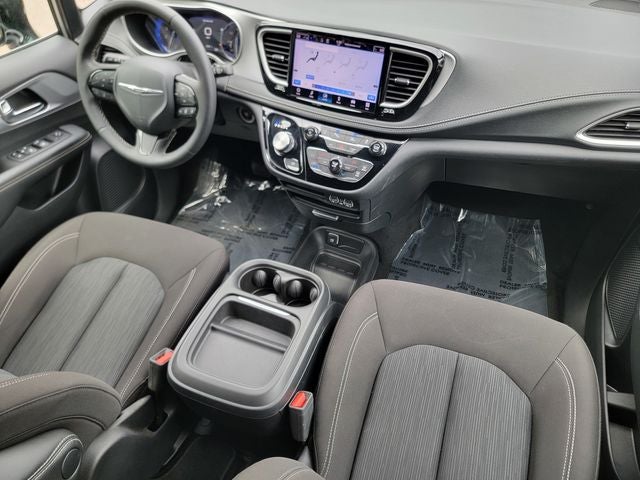 2024 Chrysler Pacifica Touring