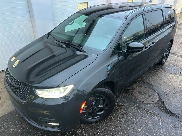 2023 Chrysler Pacifica Hybrid Touring L