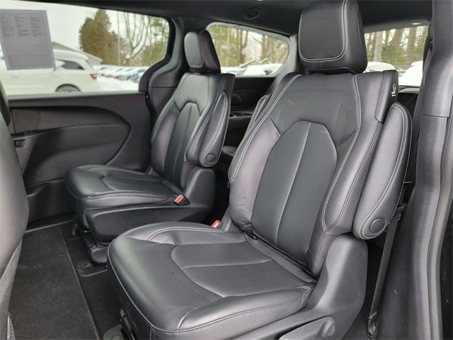 2023 Chrysler Pacifica Hybrid Touring L