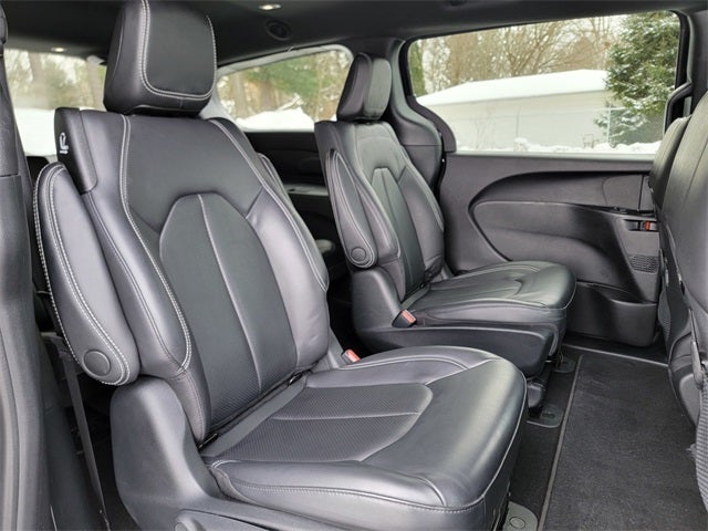 2023 Chrysler Pacifica Hybrid Touring L