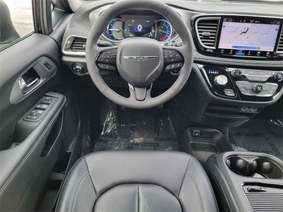 2023 Chrysler Pacifica Hybrid Touring L