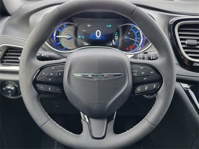 2023 Chrysler Pacifica Hybrid Touring L