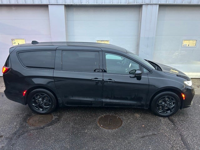 2023 Chrysler Pacifica Hybrid Touring L