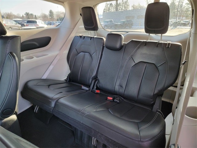 2022 Chrysler Pacifica Hybrid Touring L