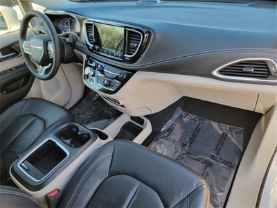 2022 Chrysler Pacifica Hybrid Touring L