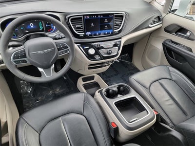2022 Chrysler Pacifica Hybrid Touring L