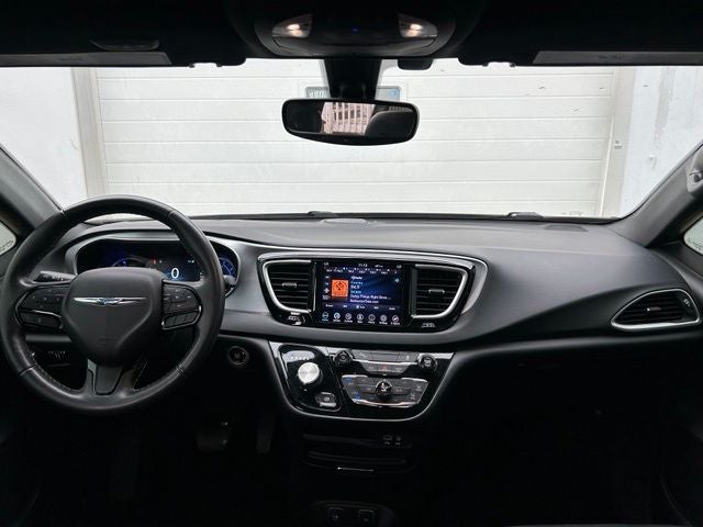 2020 Chrysler Pacifica Hybrid Touring L