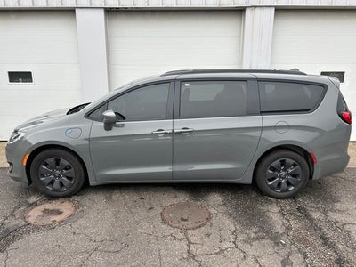 2020 Chrysler Pacifica Hybrid Touring L