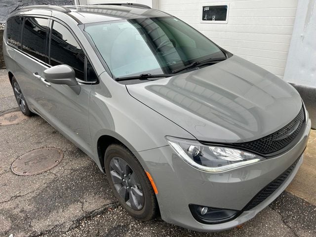 2020 Chrysler Pacifica Hybrid Touring L
