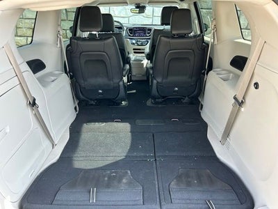 2023 Chrysler Pacifica Hybrid Touring L