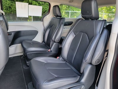 2023 Chrysler Pacifica Hybrid Touring L