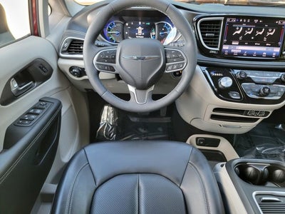 2023 Chrysler Pacifica Hybrid Touring L