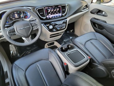 2023 Chrysler Pacifica Hybrid Touring L