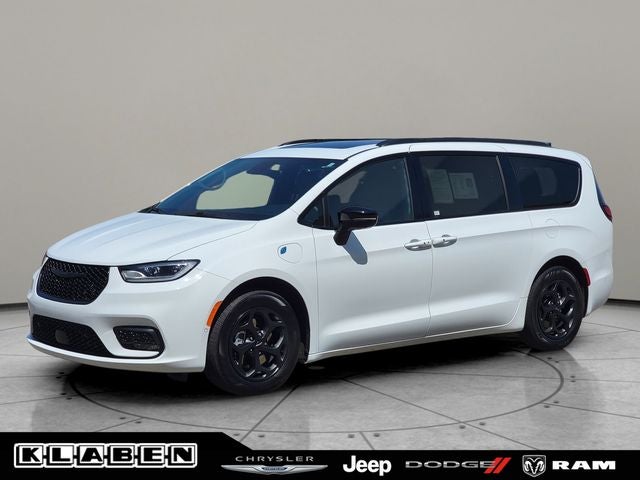 2024 Chrysler Pacifica Hybrid Select Premium S-Appearance PHEV's photo