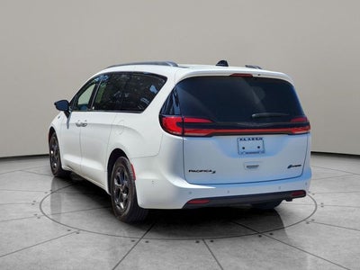 2024 Chrysler Pacifica Hybrid Select
