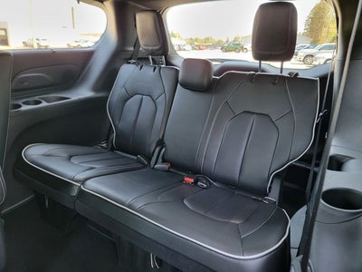 2024 Chrysler Pacifica Hybrid Select