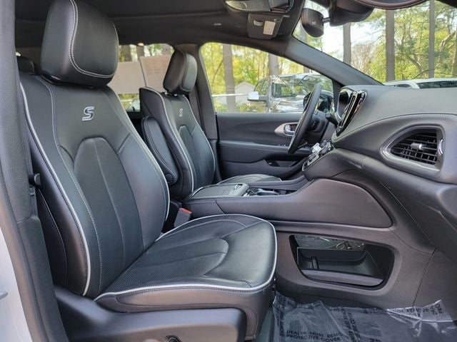2024 Chrysler Pacifica Hybrid Select