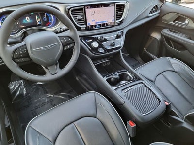 2024 Chrysler Pacifica Hybrid Select