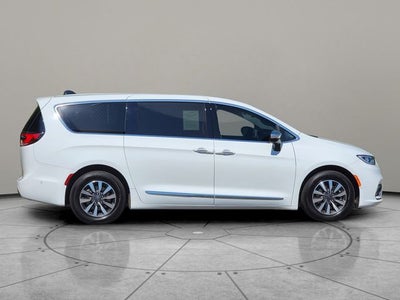 2023 Chrysler Pacifica Hybrid Limited