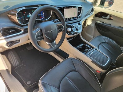 2023 Chrysler Pacifica Hybrid Limited
