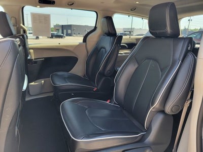 2023 Chrysler Pacifica Hybrid Limited