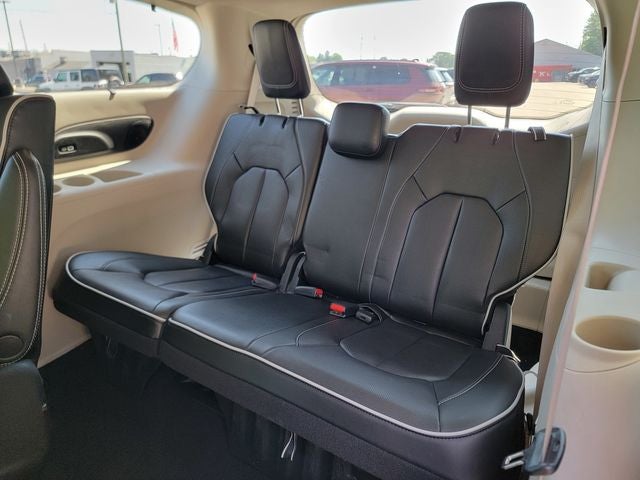 2023 Chrysler Pacifica Hybrid Limited