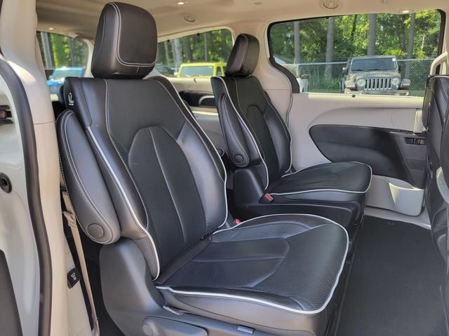 2023 Chrysler Pacifica Hybrid Limited