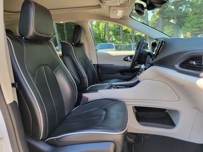 2023 Chrysler Pacifica Hybrid Limited