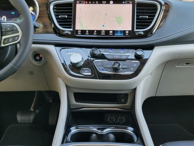 2023 Chrysler Pacifica Hybrid Limited
