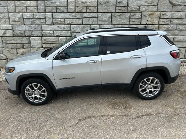2024 Jeep Compass Latitude Lux