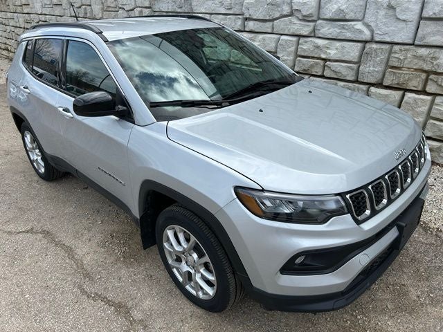 2024 Jeep Compass Latitude Lux