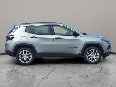 2023 Jeep Compass Latitude Lux