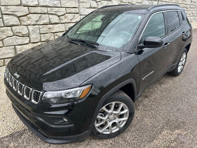2024 Jeep Compass Latitude Lux 4X4's photo