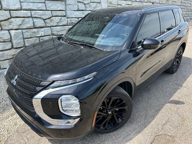 2023 Mitsubishi Outlander SE Black Edition