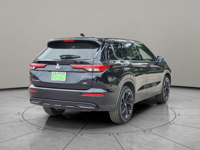 2023 Mitsubishi Outlander SE Black Edition