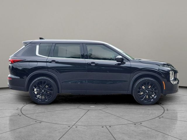 2023 Mitsubishi Outlander SE Black Edition