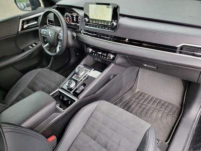 2023 Mitsubishi Outlander SE Black Edition