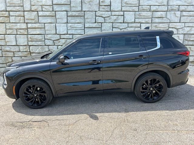 2023 Mitsubishi Outlander SE Black Edition