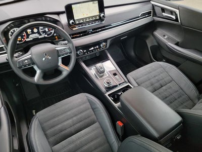 2023 Mitsubishi Outlander SE Black Edition