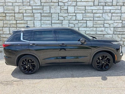 2023 Mitsubishi Outlander SE Black Edition