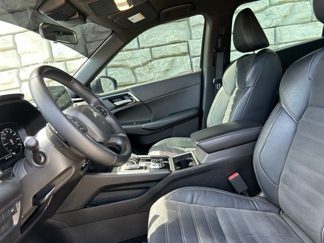 2023 Mitsubishi Outlander SE Black Edition