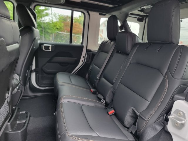 2027 Jeep Wrangler WRANGLER 4-DOOR SAHARA