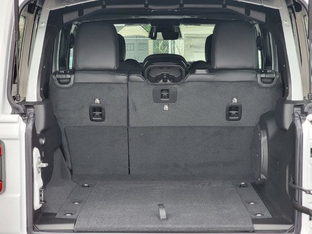 2027 Jeep Wrangler WRANGLER 4-DOOR SAHARA