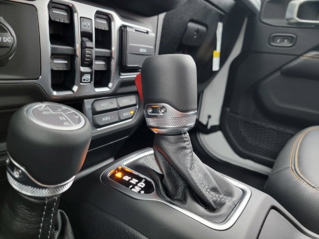 2027 Jeep Wrangler WRANGLER 4-DOOR SAHARA