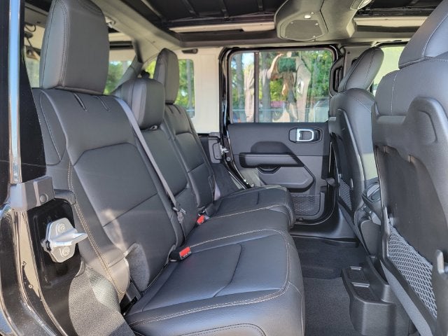 2027 Jeep Wrangler WRANGLER 4-DOOR SAHARA