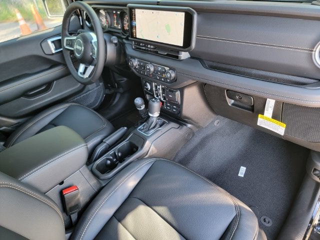 2027 Jeep Wrangler WRANGLER 4-DOOR SAHARA