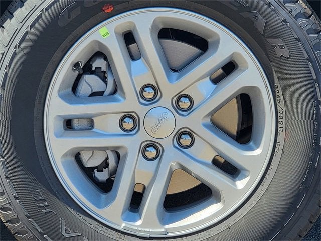 2025 Jeep Grand Cherokee GRAND CHEROKEE LAREDO 4X4