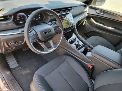 2025 Jeep Grand Cherokee GRAND CHEROKEE LAREDO 4X4